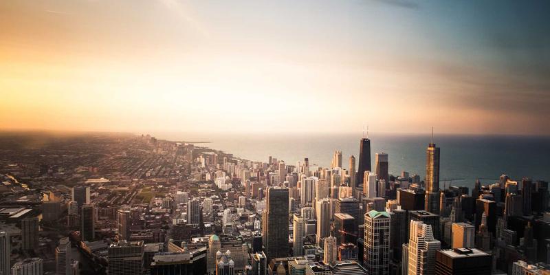 从室内到雪峰：雷朋LED自适应光学如何为登山者重塑照明与视觉防护新标准