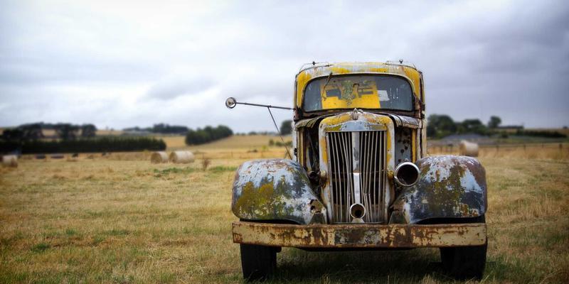 智能照明新革命：雷朋LED智能调光镜片如何科学缓解数码视觉疲劳综合症