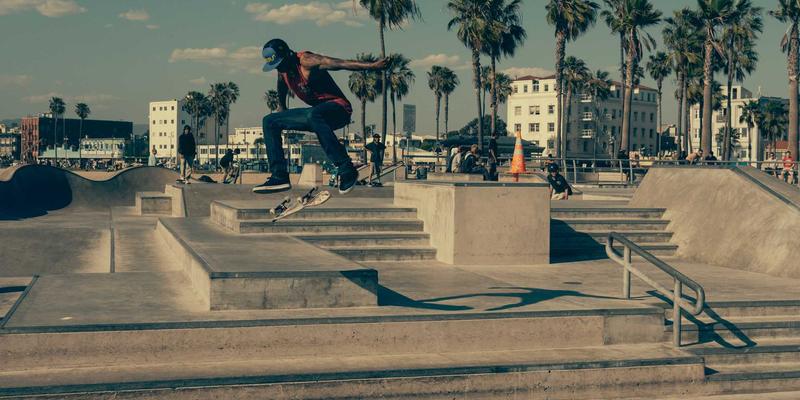 雷朋LED67：智能照明技术如何重塑商业空间与节能新标准