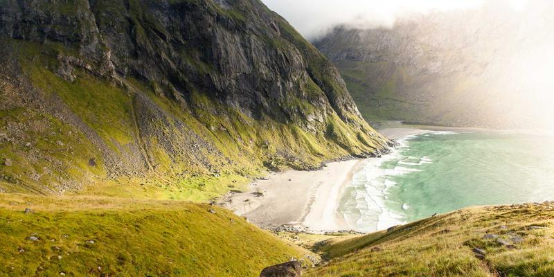 雷朋LED82：重塑商业照明新标准，赋能高效节能新时代