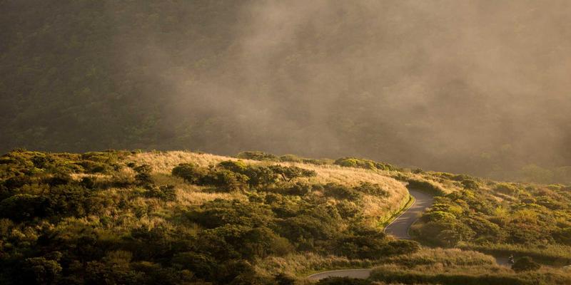 雷朋LED太阳镜防紫外线效果实测：智能照明科技如何守护双眼健康