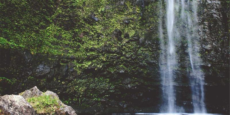 雷朋LED智能变色镜片技术解析：重新定义光与视觉的边界