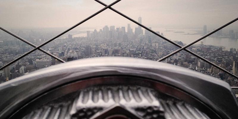 雷朋LED智能眼镜：重新定义商业与室内照明场景下的个人安全照明